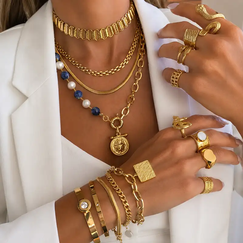 Accessories & Jewelry